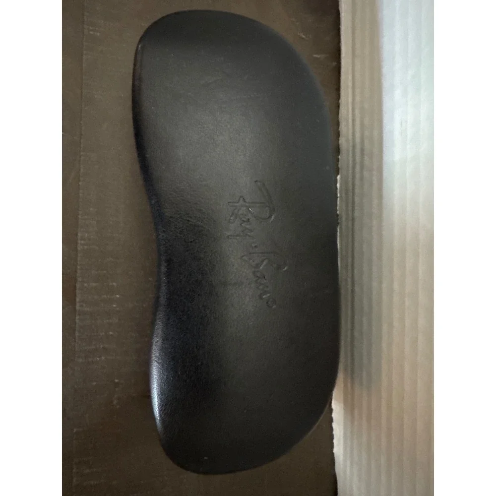 Ray-Ban Black Hard Shell Sunglasses Case Beige Felt Lined Clamshell Protective